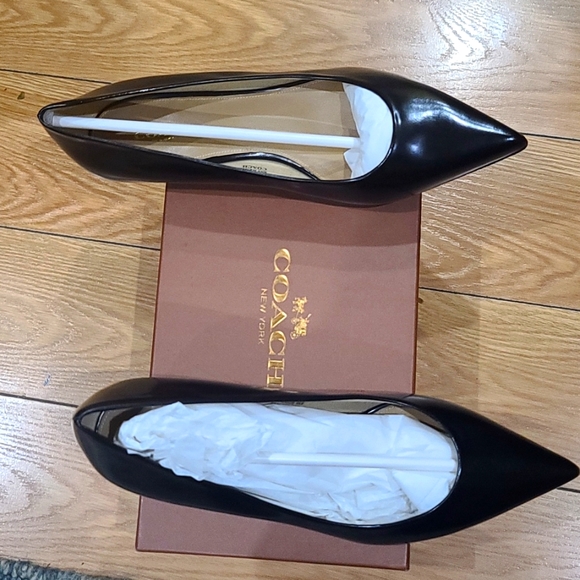 Low Heel COACH Shoes. BLACK COLOR, SIZE 9. - Picture 2 of 12